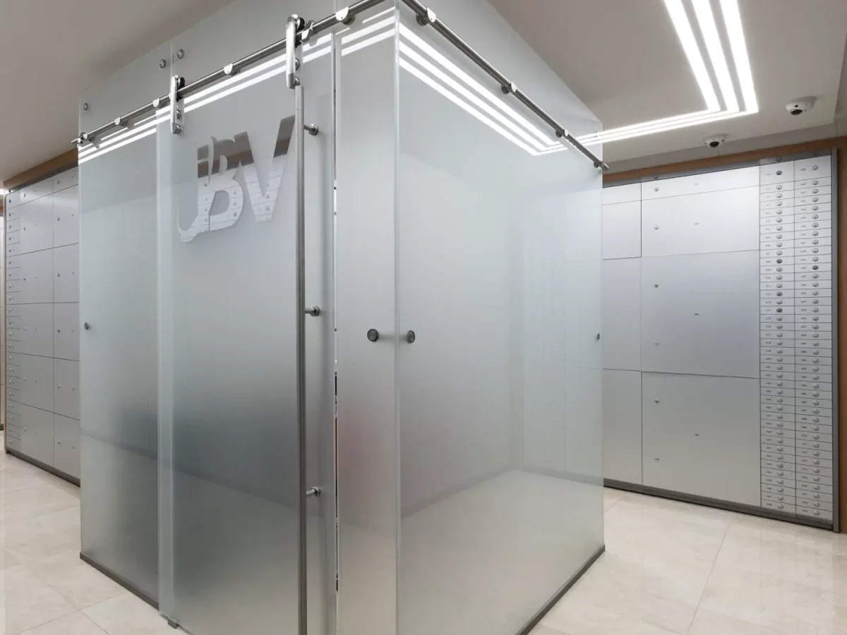securicor london safe deposit boxes